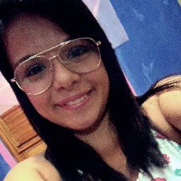 - Sapatão Sim , ou Lésbica se voce não se incomodar u.u - Porque MERMÃO ? ta bravinho porque uma muié da conta do recado ? - CHUPPA _|_