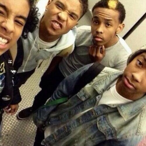 He got em swayin' & cravin', he got em waitin' for more.... | RATED MINDLESS ✨