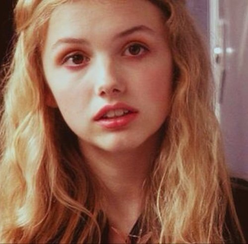 AnnaOwlHead's profile picture. Make your choice. Are you ready to be strong? || Single, and you have to be fucking awesome to change that.