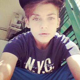 Hi I'm Antonio, I love Justin and Demi *---*