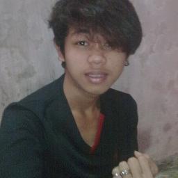 AndyySadegha's profile picture. tak ada yang sempurna シ