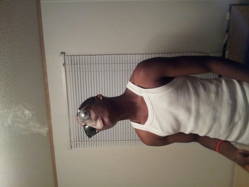 Imma xool layed baxk nigga. A strong drug user (WEED) lol. And i just like 2 get fuxked up & havin fun ya digg . But um follow me & I'll follow baxk