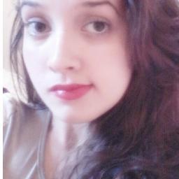 “Eu tinha apenas 15, e já achava que sabia demais. Tudo que eu tinha era um quarto, o dinheiro dos meus pais, e alguns amigos que, cabiam numa mão.”