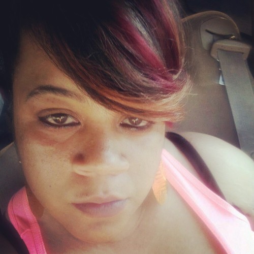 when shit gets tough i smoke a blunt and tweet......in my 20's from the south...mommy of three....follow me i follow back