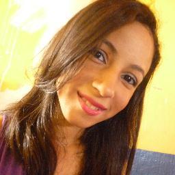 Sou alegre e divertida sou apaixonada pela vida,e vivo cada  momento intensamente