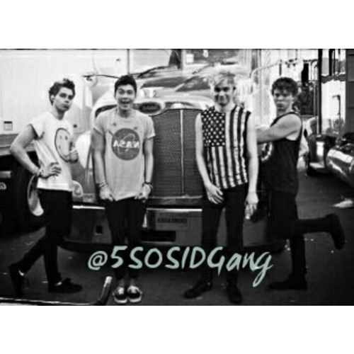 just 2 girls supporting this death metal band from sydney all the way from indonesia. http://t.co/sdXe32Qw5g #5SOSToAsia