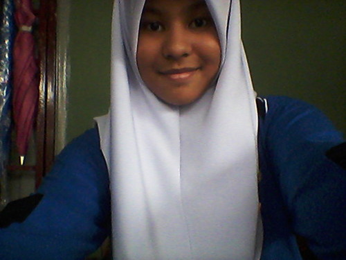 hello my name is nur aisyah izzati , 13 , 18.7.2000 , lovely parents