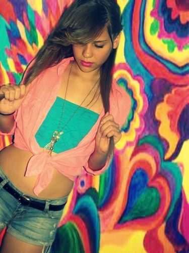 From Florida USA, vivo en GuaynaboPR, 18 3 forever young. Follow Me & i follow back!