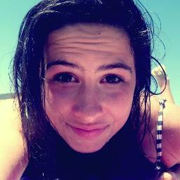 Nombre:Lauren, ajjaj edad 14 (: