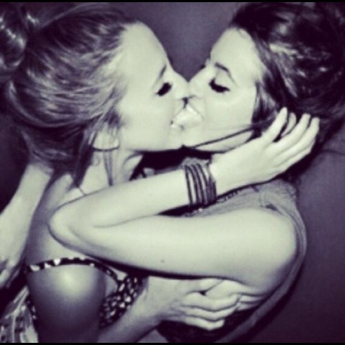 Baby anon. Two Girls. Bisexual. Secretly still in love. East Coast wild child and West Coast problem child. xox