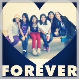 Hola! soy belieber. me gusta las canciones de one direction me encanta cantar , bailar y tomarme fotos locas con mis amigas y amigos