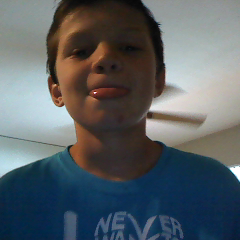 hi I like drake,basket ball,and the color blue andI play x box 360and @ladygaga_lover5 is my brother . : )