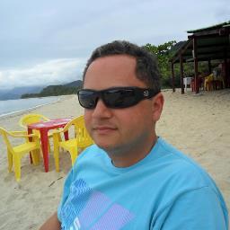 DBA Oracle, SQL Server, SysAdmin e algumas coisas mais...apaixonado pela família, Mi e pai da Isabelle. Gosto de TI, música, filmes e de dar muitas risadas