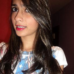 Sou mt Loka, Curto Rock, Adoro Lasanha e sou mais de ficar em casa no Pc *-*