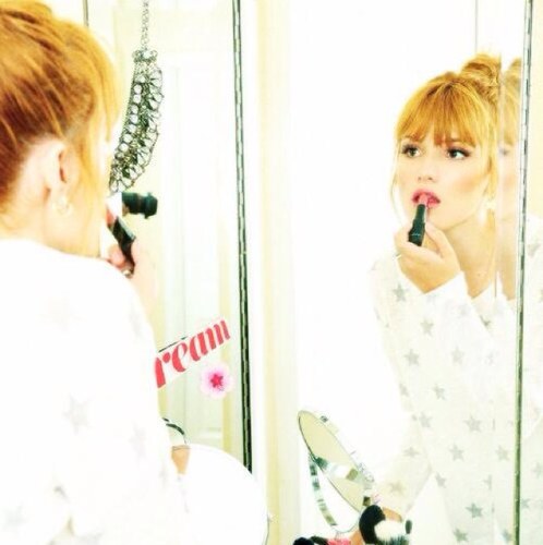 PRIVATE TWITTER do i need proof no because i know im real what posers call proof i call it my life main acc @bellathorne