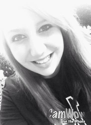 Hello! im Karson Mullins i am from Argenta,Illinois. i LOVE volleyball and music. im also a HUGE fan of One Direction. Niall is my favorite;)