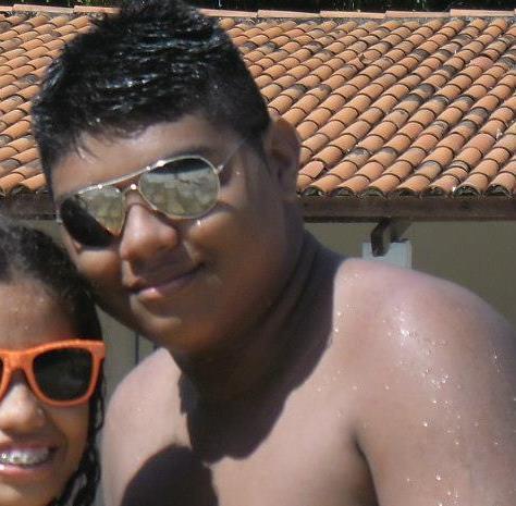 Amo comer e dormir, não nessesariamente nessa ordem, amigo ate d+'