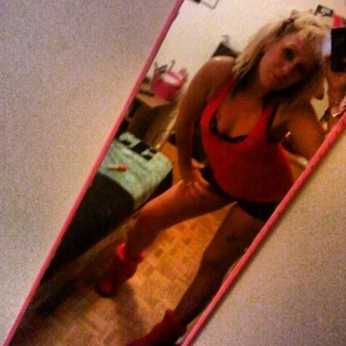 pinkieeox's profile picture. im just me.ox