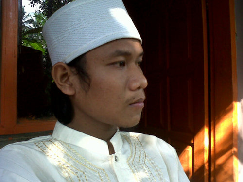 HIDUP adalah perjuangan
 berani hidup berani berjuang.
 tak berani berjuang,berhenti hidup.......