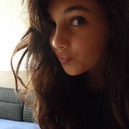 hey. I'm Victoria, I'm 13 years old and I'm @belieber and @directioners
