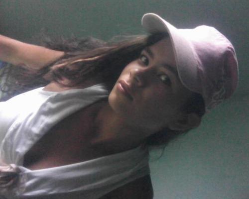 tenho 18 anos , faço faculdade, e adoro passear
