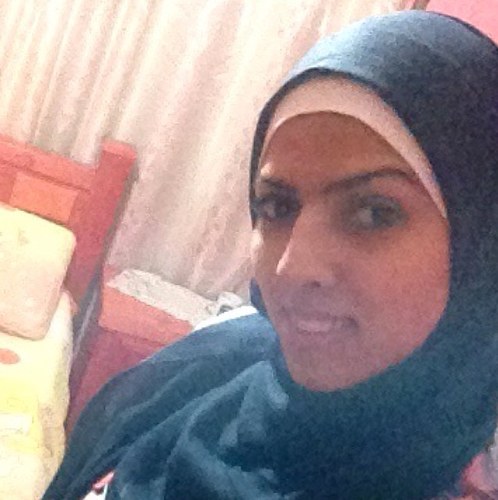 مهندسة كهرباء .. احب كل ما هو جميل .. لا افكر الا بيومي الذي اعيشه ..