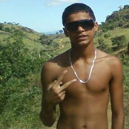 coisa mais chata e irritante desse mundo, te adoro véi s2'  @Jessiica_Brito aqi