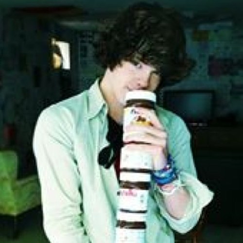 Pointer, fan account. The accout of spams, tweets, imagines, and pictures of Danny and Paul