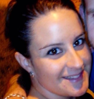 Alicantina de adopción, Andaluza y Cambileña de corazón.
Mamá de Darío y Óliver.