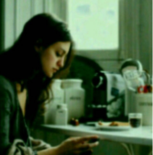 -
ﻟﺴﺖ ﺍﻓﻼ‌ﻃﻮﻧﻴﮧَ ﺓ ﺍﻟﻔﻠﺴﻔﮧ , ﻭﻻ‌ﻗﻴّﺴﻴﺔﺓ ﺍﻟﮩﻮﻯ ,
ﻭﻻ‌ ﻧﺰﺍﺭﻳّﺔ ﺍﻟﺤﺮﻑ , ﻭﻟﻜﻨﻲ ﺷﺎﺑﮧَ ﻧﺒﻀﮩَﻬﺎ ﺣﻜﺎﻳﮧ
ﻭَﻣﺰﺍﺟﮩﺎ ﻟﻌﻴﻦ ﻭَﻋﺼﺒﻴﺘﮩﺎ ﺣﻤﻘﺎﺍﺀﺀ '♪