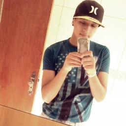 ∿ ♔ .