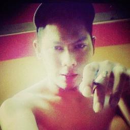 JustJhunPogi's profile picture. just fit