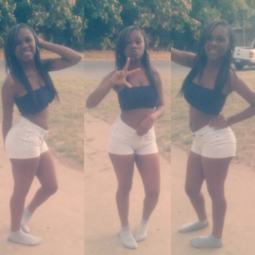 Follow My Bestfriend @xLoveeDessy_ ♡♥.