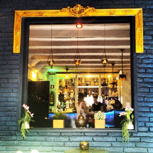 EL MIRALL COCKTAIL LOUNGE Av.dels banys 16-18 08860 castelldefels
*Se acepta VISA
*Wifi
*Zona para fumadores