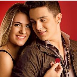A cada passo, a cada desafio, eu me sentia mais forte. Porque o seu amor me conduzia e o seu sorriso me mostrava o caminho!meu nego te vivo @luansantana