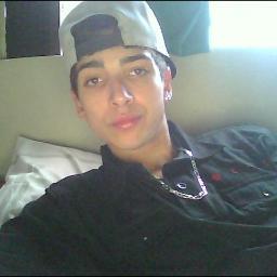 não existe nada no mundo que eu queira mais do que viver pra sempre ao seu lado! eu te amo muito meu amor, minha vida, meu menino lindo :3 p. @taaamis_