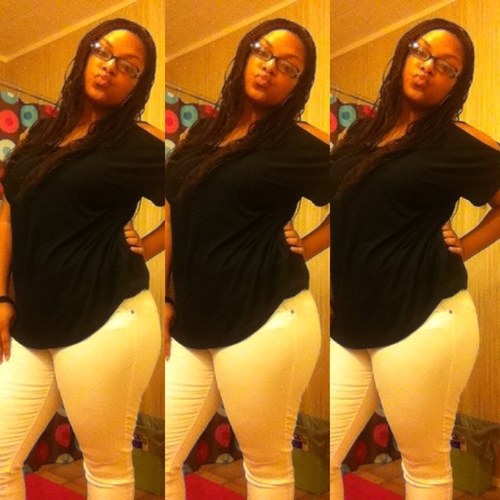 Senior | c/o 2014 ❤| follow me ! |#teamfollowback! Follow my sister @Browneyez__ ! She's cutee af'!