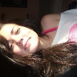 Sonhar os seus sonhos com os olhos fechados... Mas viver seus sonhos com os olhos abertos.