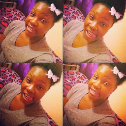 - Adoreablee Lil Summ  , Wisee ✨ ,  5'4 Tall  , Smart  , Thickk  , && 'd Gee Shxt  ... ♥