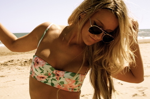 xxx Love the beach Love my girls Love my bf xxx
GoldCoast Girl 4 Life :D