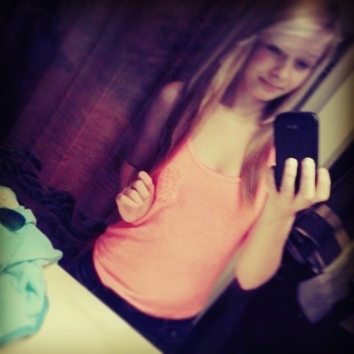 thesmile28's profile picture. I'm A Single Fucking Pringel!!(: And Happy To Be One!! Favorite Color Is Purple. I'm In Love With Ham!!