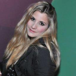 Somos El FCO De Monica Que Ya No Esta En COMBATE Pero La Seguiremos Apoyando :D Siguela Aca: https://t.co/YDKX4r7oSg