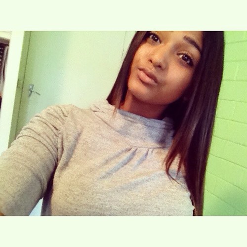 my name is kashila I'm mauritian pls follow me ill follow you back I'm new to this so not really sure what do do
