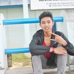 Born 19 December 1996 | I School at the SMA Negeri 1 Karangrejo/SMAKARA Black Metal | Follow + Mentions = Follback...Salam \m/666\m/