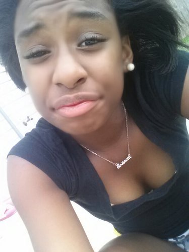 . no need for a bio ;; jst follow  mee! :)) 
, #αyεε'iLονεεεγού ™