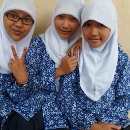 Alviani Tri Hardiyanti.  Tangerang 14 juni 1997.TK Al-Hidayah '03. SD N Proman'09 SMP N 4 Wates '13. MAN Yogyakarta 3 '16. DR*