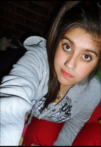 holap:w me llamo kattia pero me disen shuby,soy suuper simpatica,jugosa,loca & sobre todo weona kdlsjfkdsfj:x & eso po♥