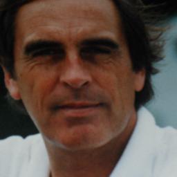 POLO ex jugador,actual criador de caballos y vacas,admirador de las bellezas agentinas