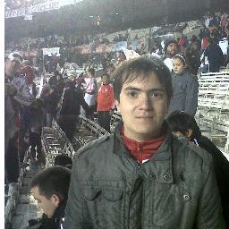 37 AÑOS.PAMPEANO RADICADO EN LA PLATA.PERIODISTA DEPORTIVO ( UNLP) Y FANÁTICO DEL FÚTBOL,ESPECIALMENTE DE RIVER. @RiverGranHistor @FutbolTiempos