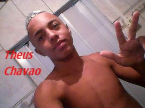 - Theus chavao*